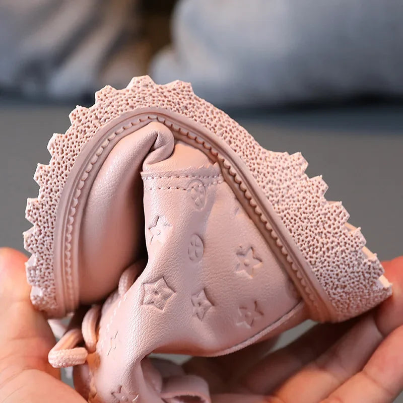 מגפי אופנה לחורף לבנות