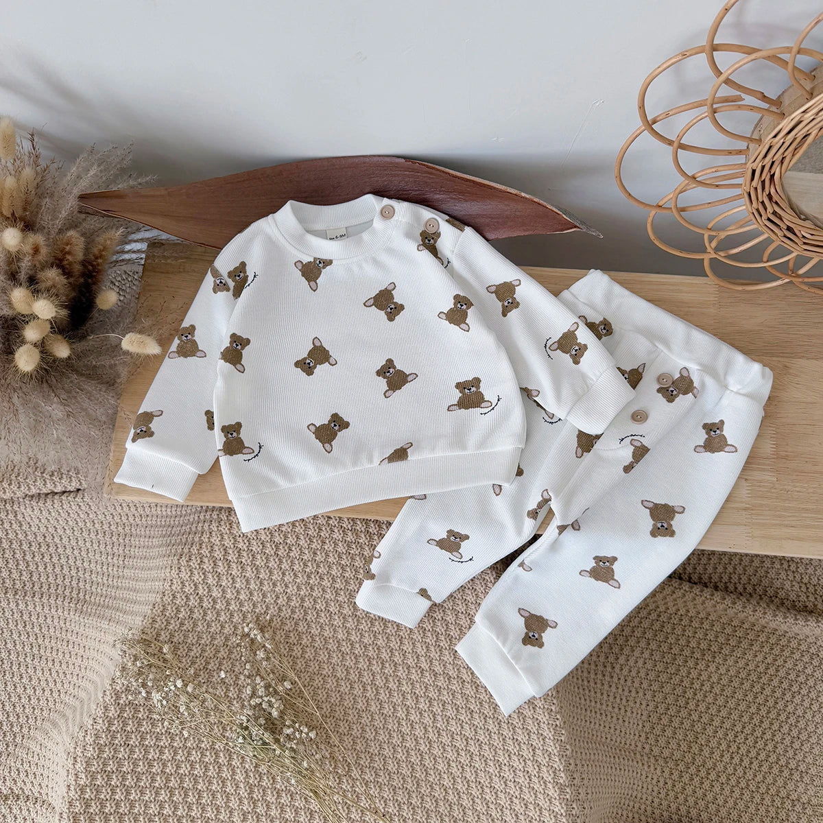 סט חולצה ומכנס